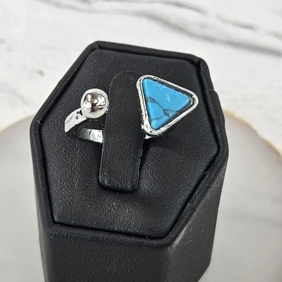 Blue Triangle Adjustable Fashion Ring  A26 - Picture 1 of 5